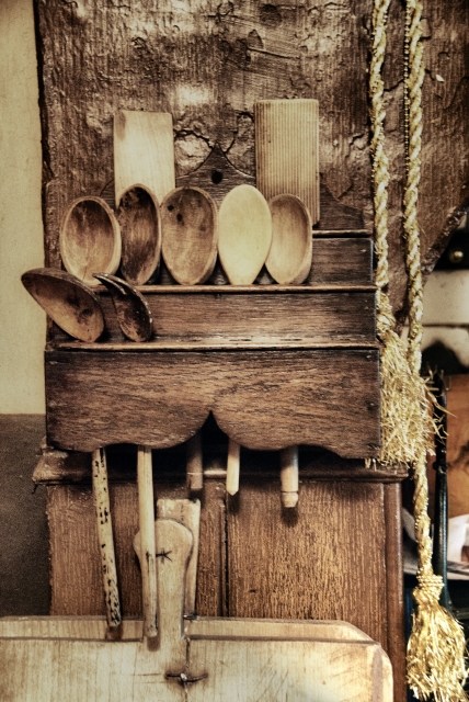 Grandmother's Kitchen Old Fasioned Wooden Spoon Rack